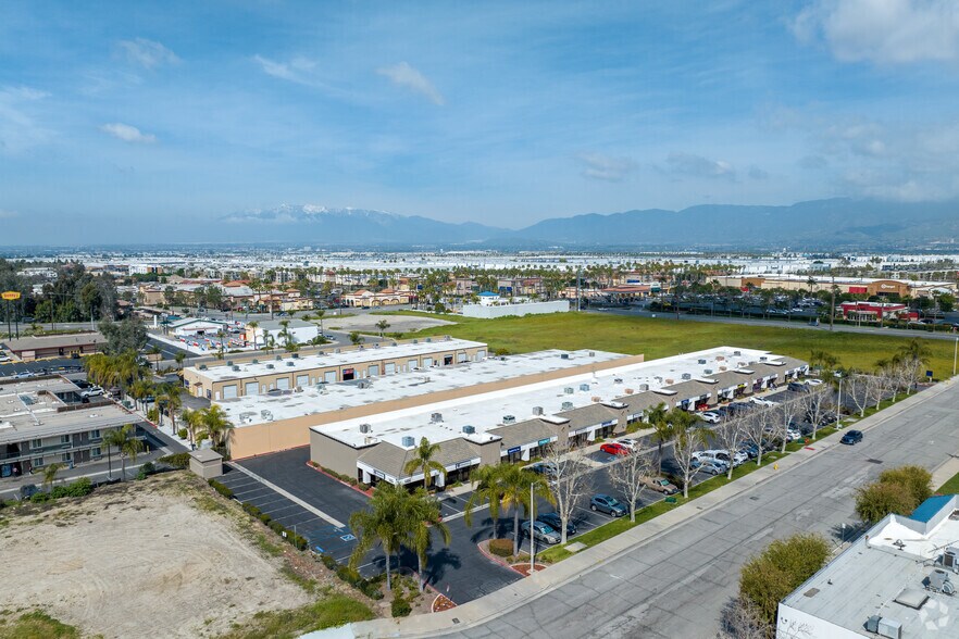 More Photos Of 1235 Indiana Ct, Redlands Storefront For Lease