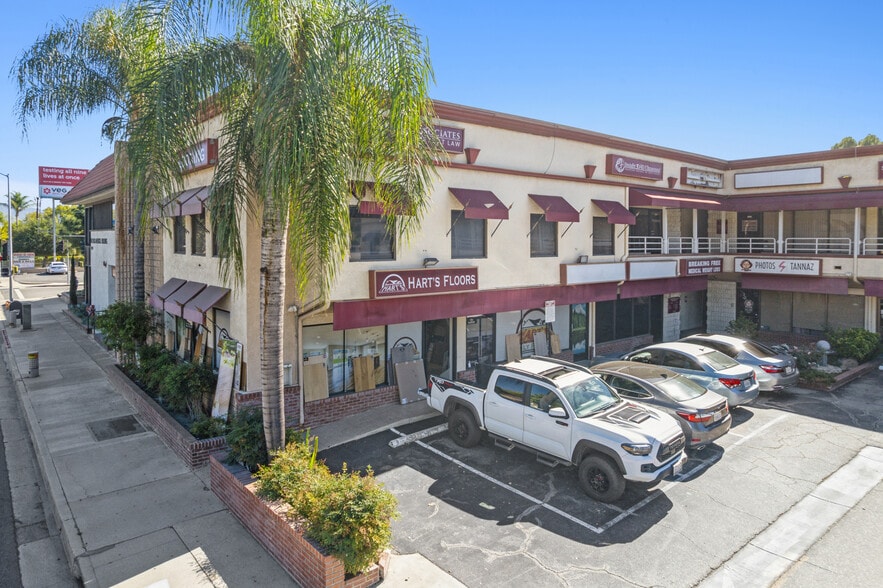 More Photos Of 23942-23945 Lyons Ave, Santa Clarita Storefront Retail Office For Lease