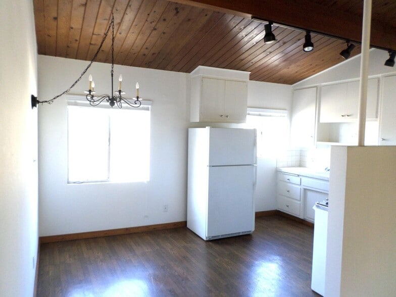 More Photos Of 412 Corona Del Mar, Santa Barbara Apartments For Sale