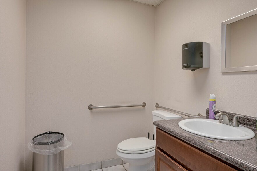 More Photos Of 700-H Everhart Rd, Corpus Christi Office For Sale