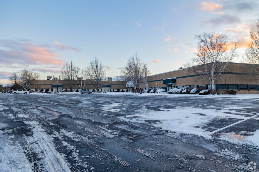 More Photos Of 5 Wentworth Dr, Hudson Research And Development For Lease