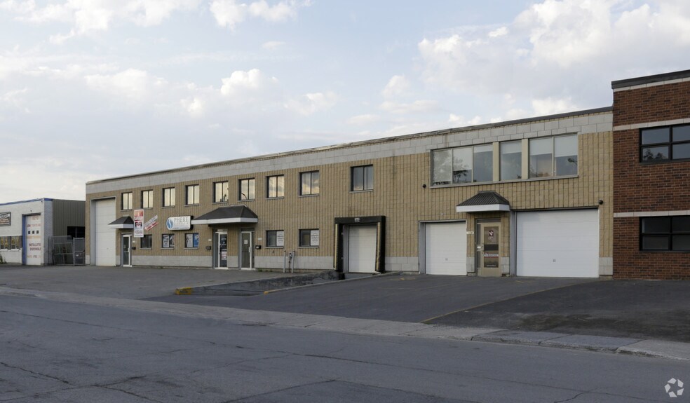 More Photos Of 8220-8230 St Du Creusot, Saint-leonard Warehouse For Lease