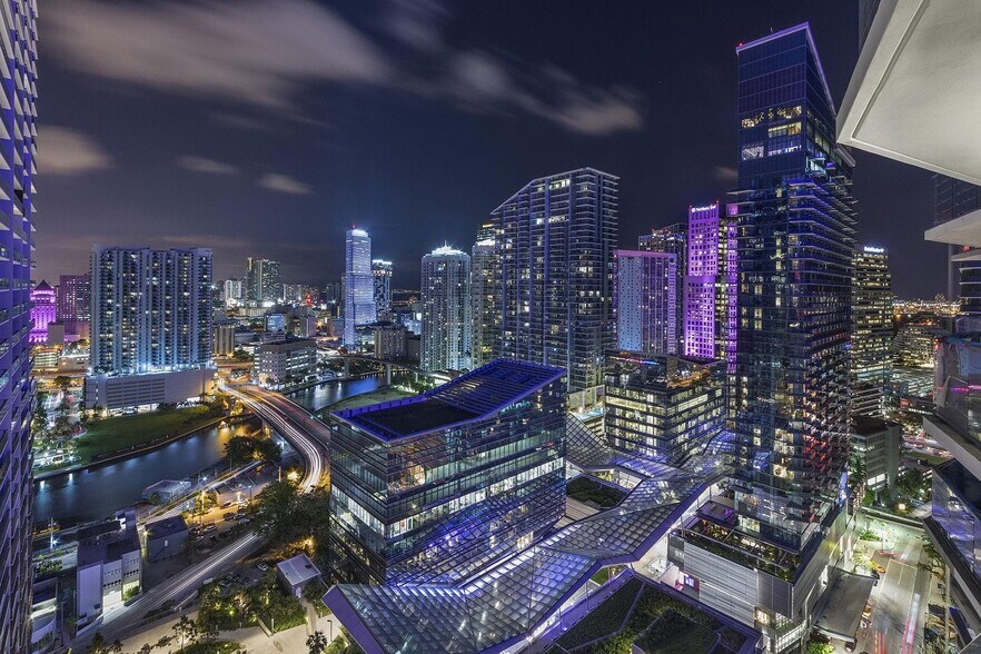 More Photos Of 86 SW 8th St, Miami Apartments For Lease