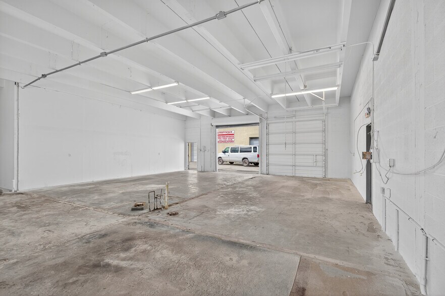 More Photos Of 1460 Cypress Dr, Jupiter Warehouse For Lease