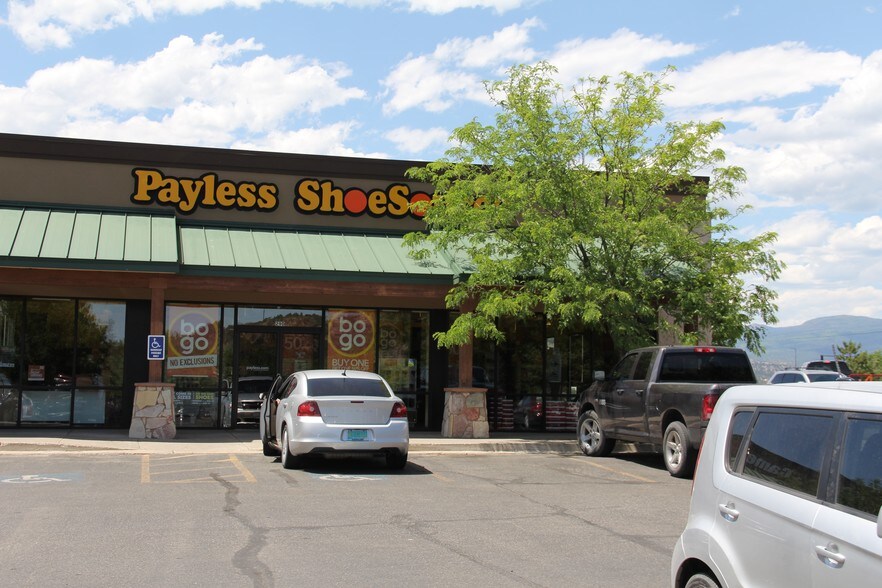 More Photos Of 1135 S Camino Del Rio Dr, Durango Restaurant For Lease