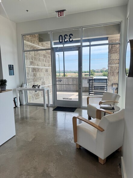 More Photos Of 330 Wonder World Dr, San Marcos Loft Creative Space For Lease