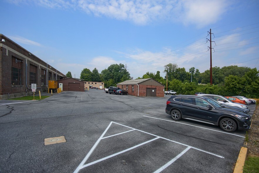 More Photos Of 1500 Paxton St, Harrisburg Office For Lease