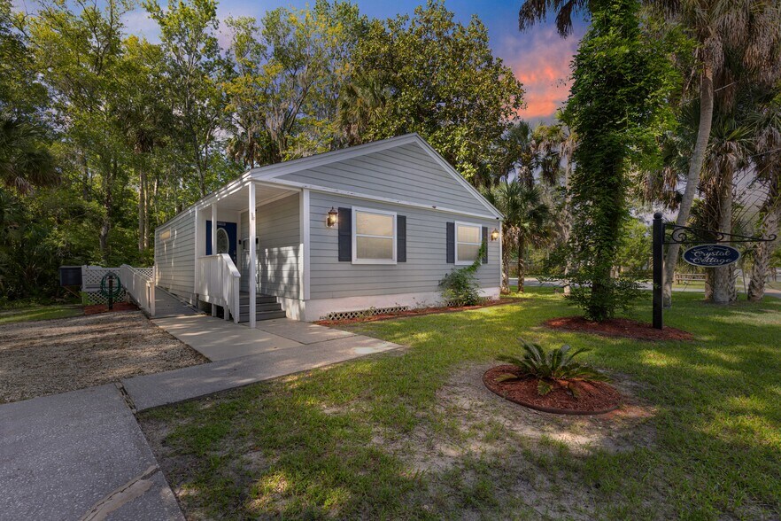 More Photos Of 110 NE Crystal St, Crystal River Specialty For Sale