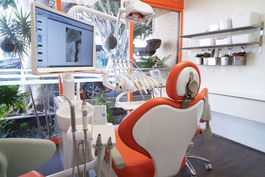 More Photos Of 11444 Washington Blvd, Culver City Medical For Sale