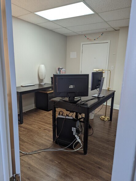 More Photos Of 1100 W Littleton Blvd, Littleton Loft Creative Space For Lease