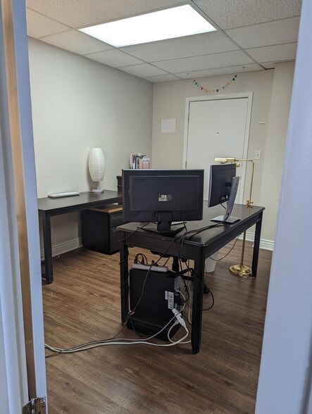 More Photos Of 1100 W Littleton Blvd, Littleton Loft Creative Space For Sale