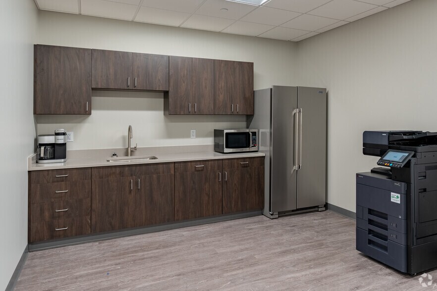 More Photos Of 150 Corporate Center Dr, Camp Hill Unknown For Lease