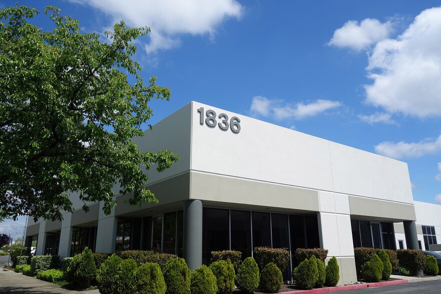 More Photos Of 1836 Sierra Gardens Dr, Roseville Research And Development For Lease