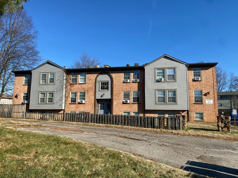 Primary Photo Of 3242 Orchard Manor Cir, Louisville Apartments For Sale