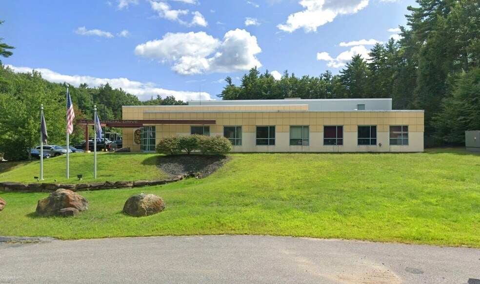 Primary Photo Of 34 Commercial Dr, Brentwood Light Manufacturing For Sale