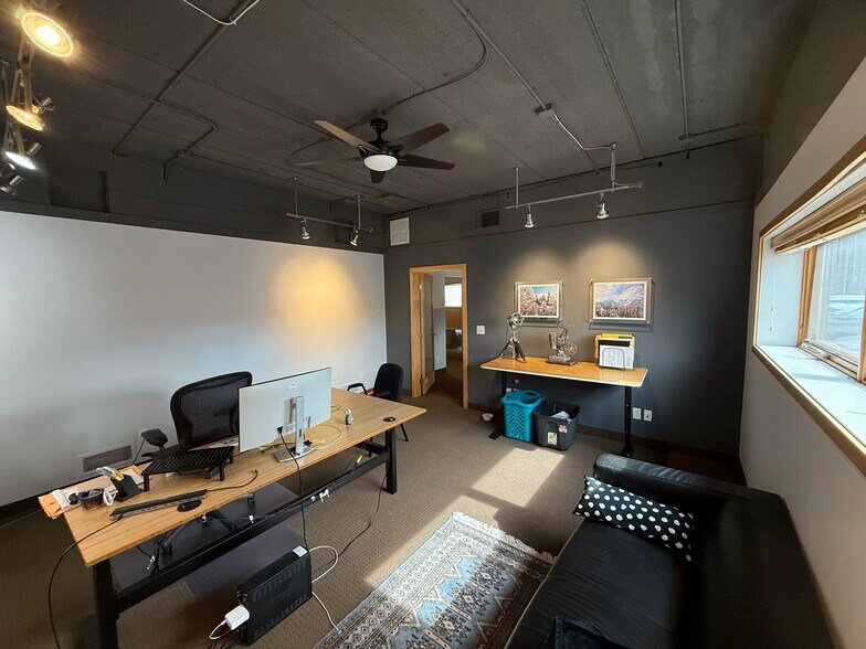 More Photos Of 2238-2240 Edgewood Ave S, Minneapolis Light Manufacturing For Lease