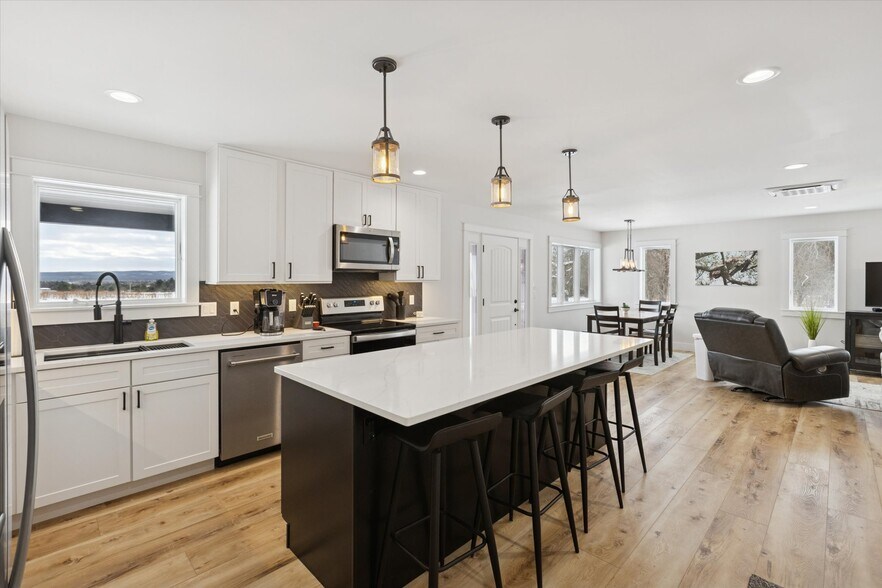 More Photos Of 8370 Lakeview Rd, Alanson Winery Vineyard For Sale