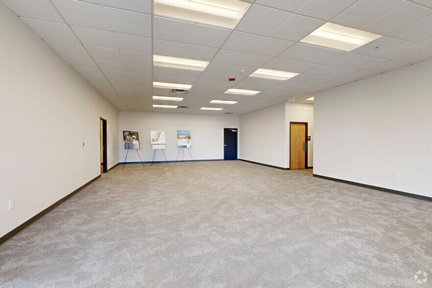 More Photos Of 11011 E 104th Ave, Henderson Distribution For Lease