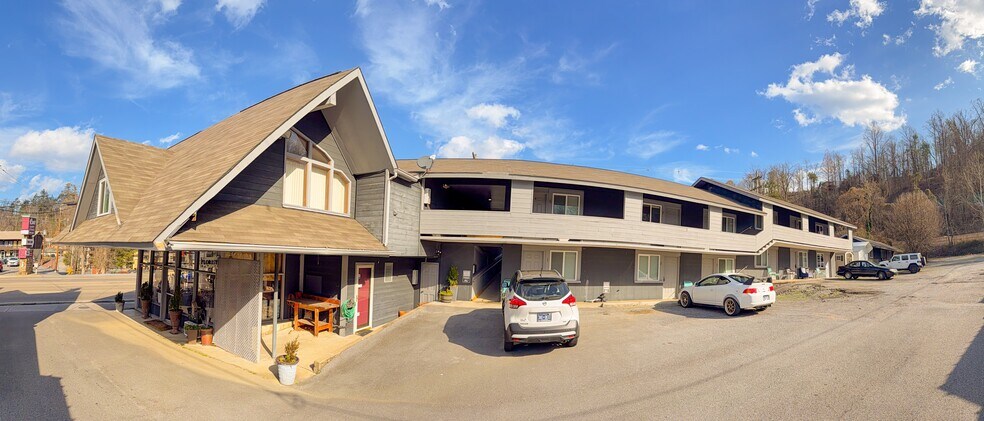 More Photos Of 402 E Parkway, Gatlinburg Multifamily For Sale