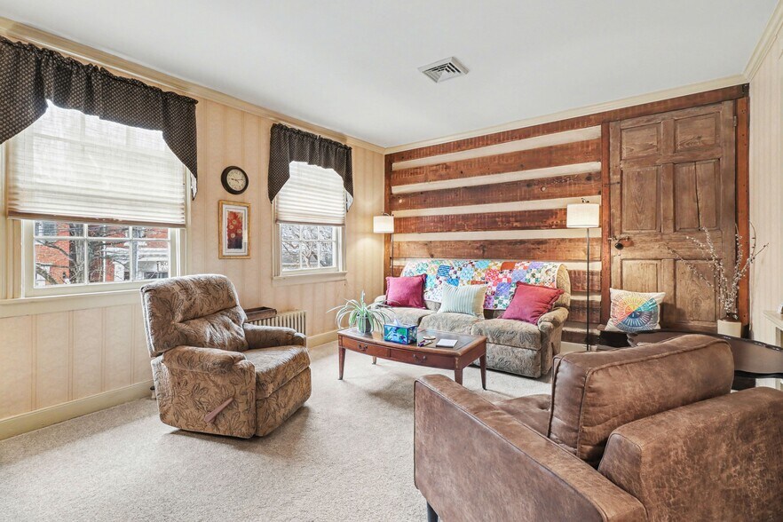 More Photos Of 55 E Main St, Lititz General Retail For Sale