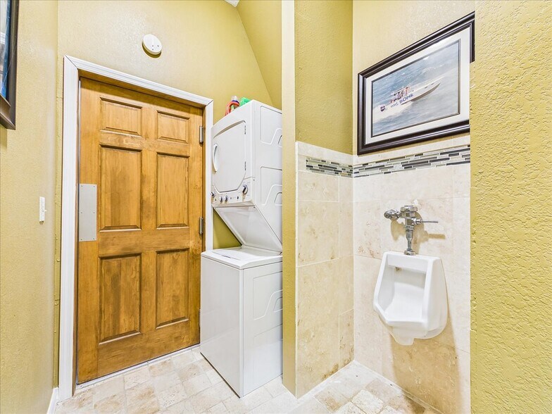 More Photos Of 100 Pilothouse Ct, Palatka Multifamily For Sale