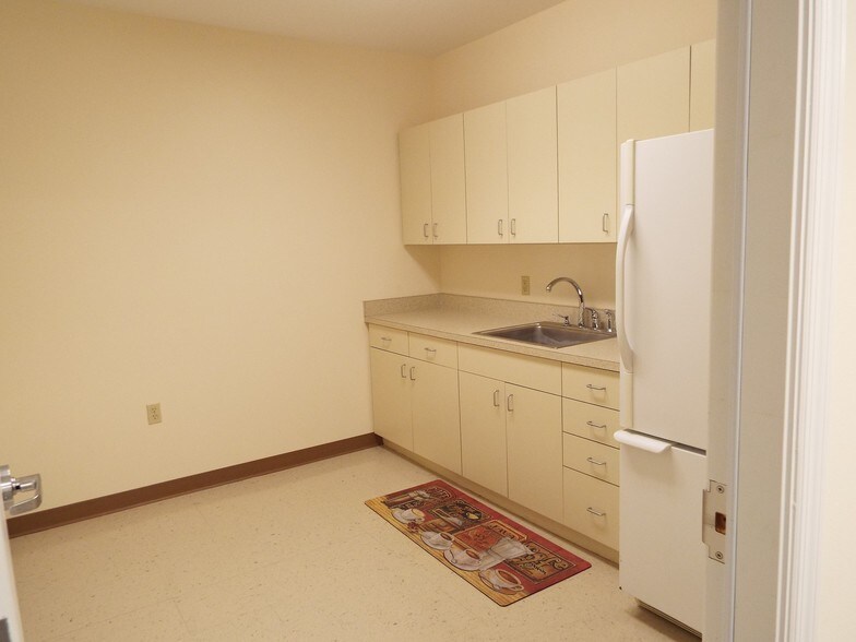 More Photos Of 4390 NE 35th St, Ocala Office Residential For Lease