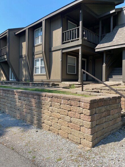 More Photos Of 4 Grand Lake Dr, Afton Apartments For Sale