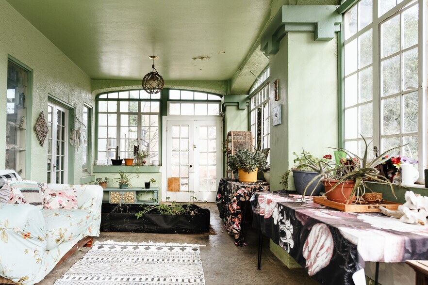 More Photos Of 200 E Vista St, Bisbee Movie Radio TVStudio For Sale