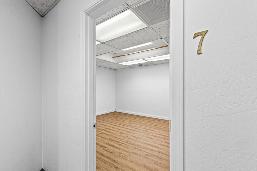 More Photos Of 116 Lithia Way, Ashland General Retail For Sale