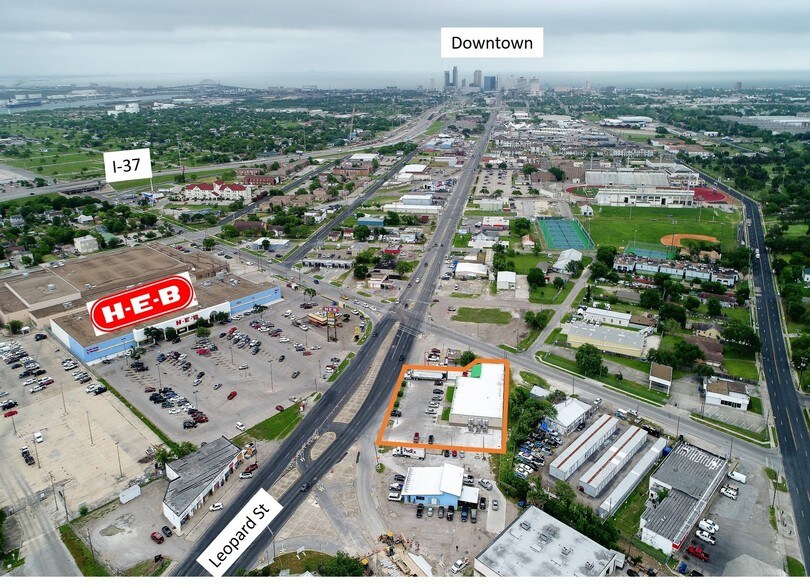 More Photos Of 3411 Leopard St, Corpus Christi Freestanding For Sale