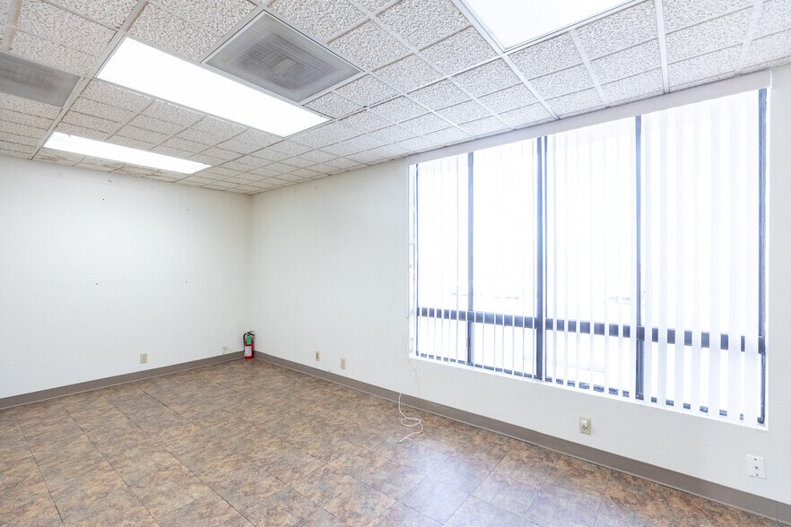 More Photos Of 1249 E Ridgecrest Blvd, Ridgecrest Office For Sale