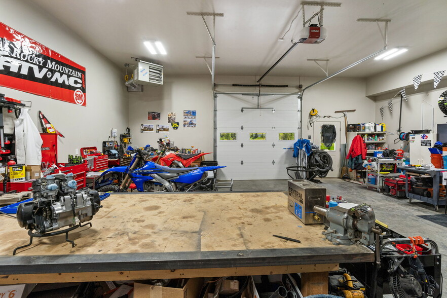 More Photos Of 303 Cold Iron Rd, Gallatin Gateway Warehouse For Sale