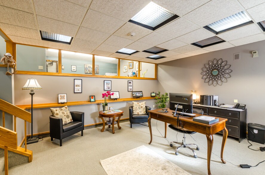 More Photos Of 40-60 Beechwood Dr, North Andover Loft Creative Space For Lease