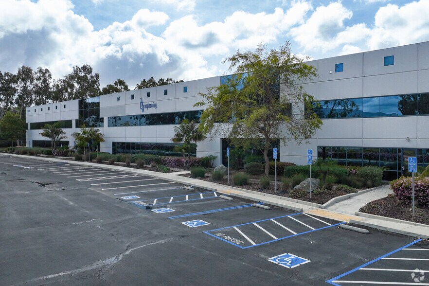 More Photos Of 16990 Goldentop Rd, San Diego Research And Development For Lease
