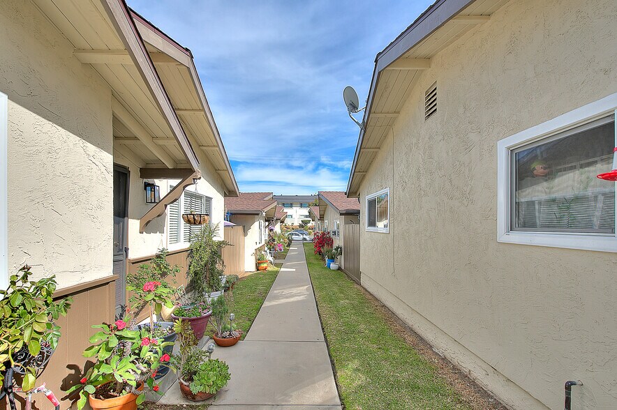 More Photos Of 275-299 Monte Vista St, La Habra Apartments For Sale