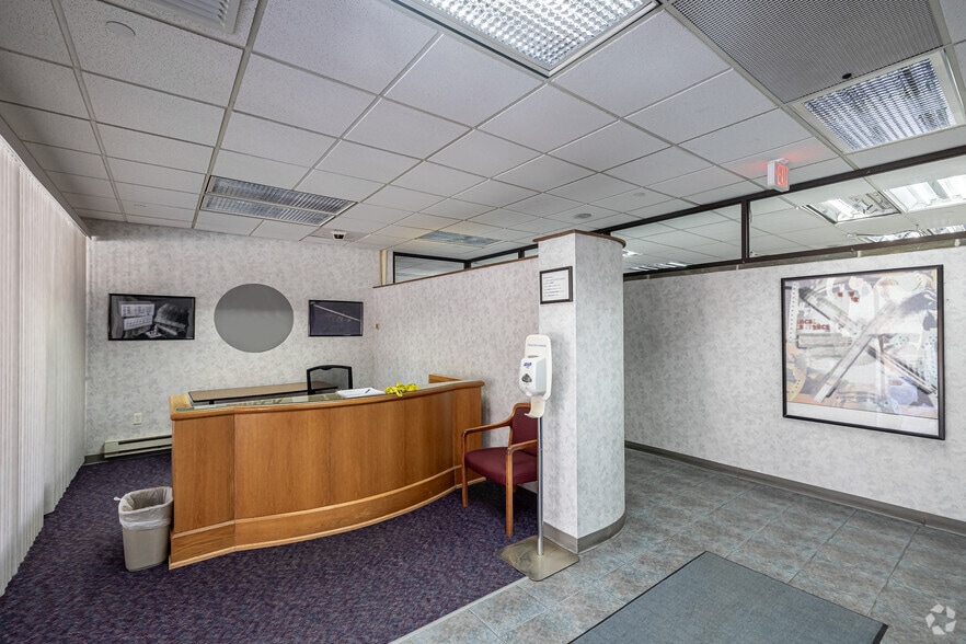 More Photos Of 150 Knotter Dr, Cheshire Manufacturing For Sale