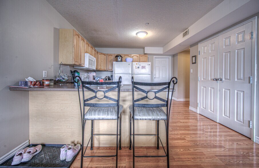 More Photos Of 172 Regina St N, Waterloo Apartments For Sale