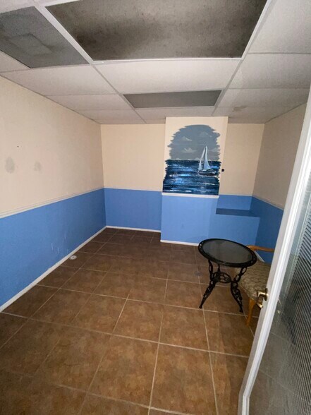 More Photos Of 12820 Kenwood Ln, Fort Myers Medical For Lease