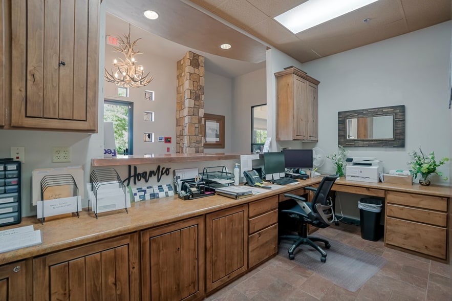 More Photos Of 3207 Lakeside Vlg, Prescott Office For Sale