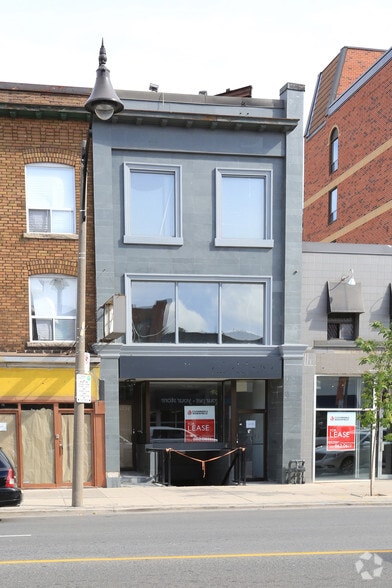 Primary Photo Of 2579 Yonge St, Toronto Storefront Retail Office For Lease