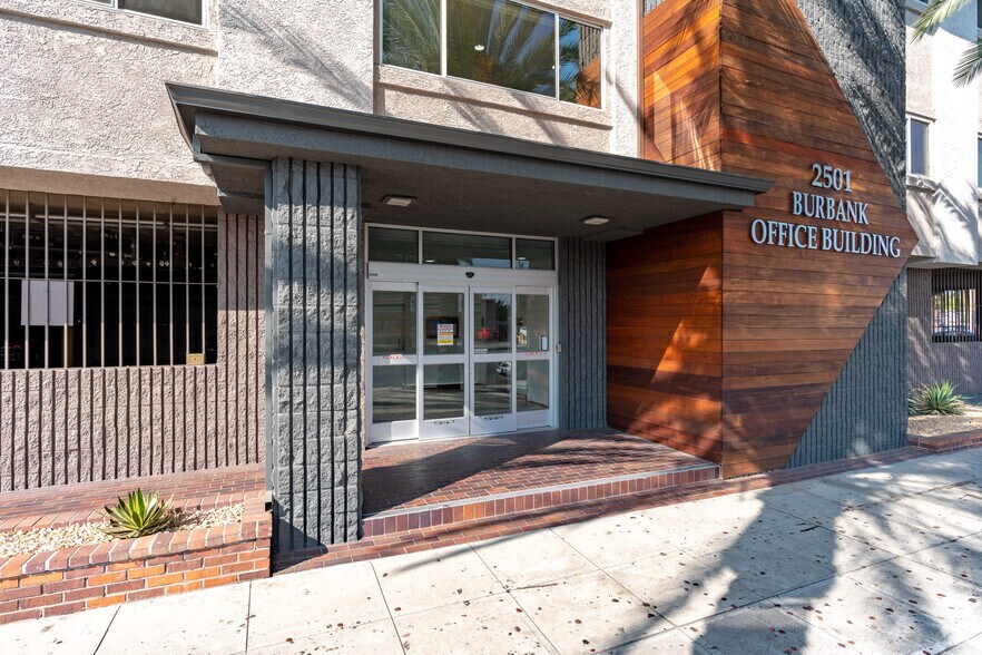 More Photos Of 2501 W Burbank Blvd, Burbank Loft Creative Space For Lease