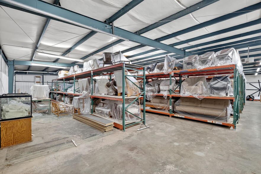 More Photos Of 501 Ennis St, High Point Warehouse For Sale