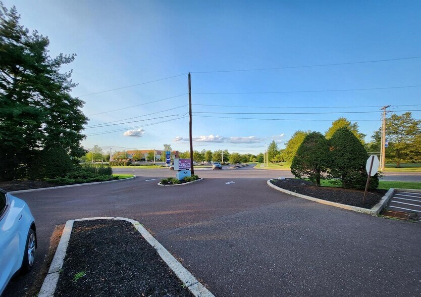 More Photos Of 920 Lawn Ave, Sellersville Medical For Sale
