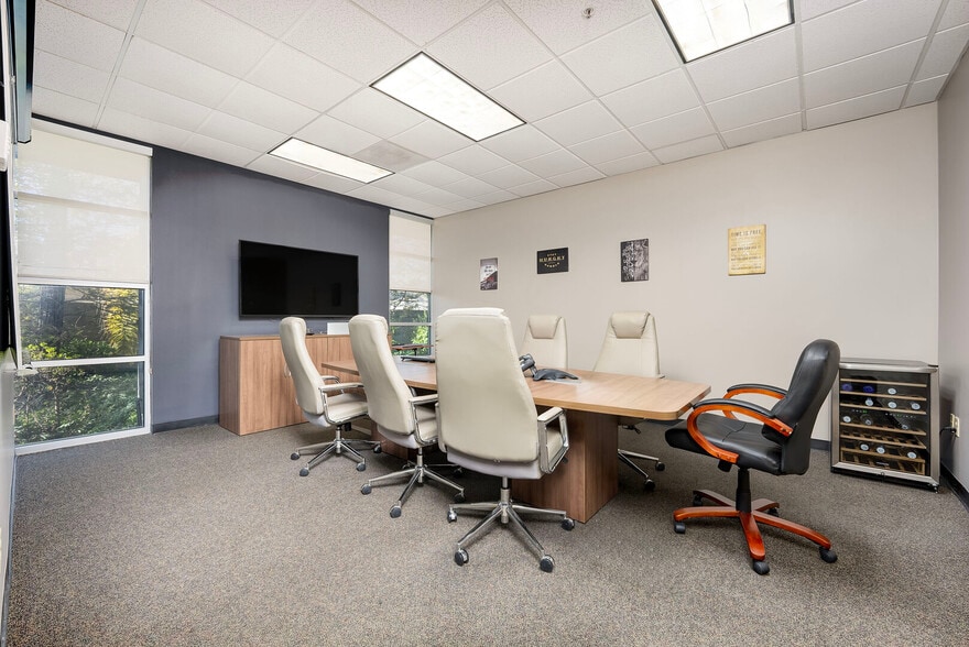 More Photos Of 951 Reserve Dr, Roseville Medical For Lease