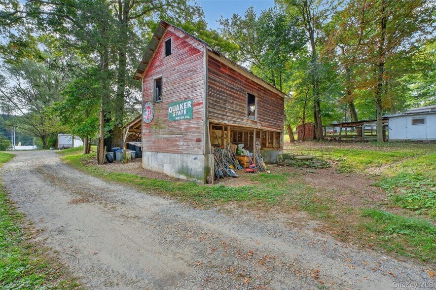 More Photos Of 3 Horsemens Trl, Cold Spring General Retail For Sale