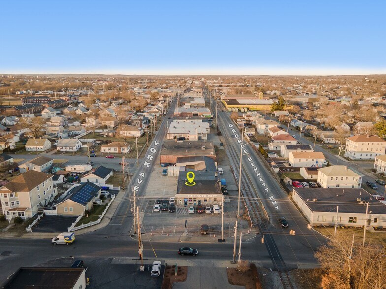More Photos Of 15 York Ave, Pawtucket Auto Repair For Sale