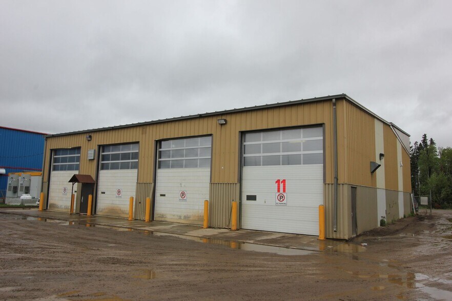 More Photos Of 210 MacLennan Cres, Fort McMurray Light Distribution For Sale