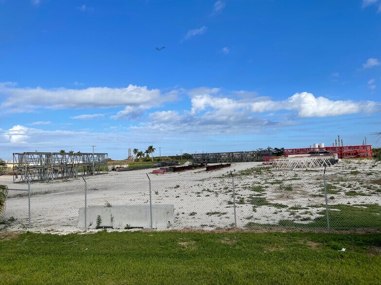 More Photos Of 500 Orange Avenue Cir, Belle Glade Land For Lease