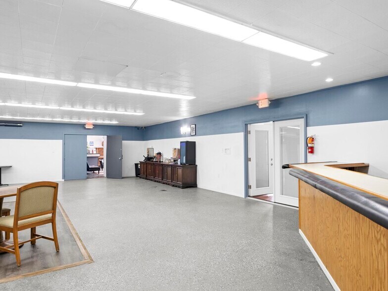 More Photos Of 935 9th Ave, Sidney Hotel For Sale