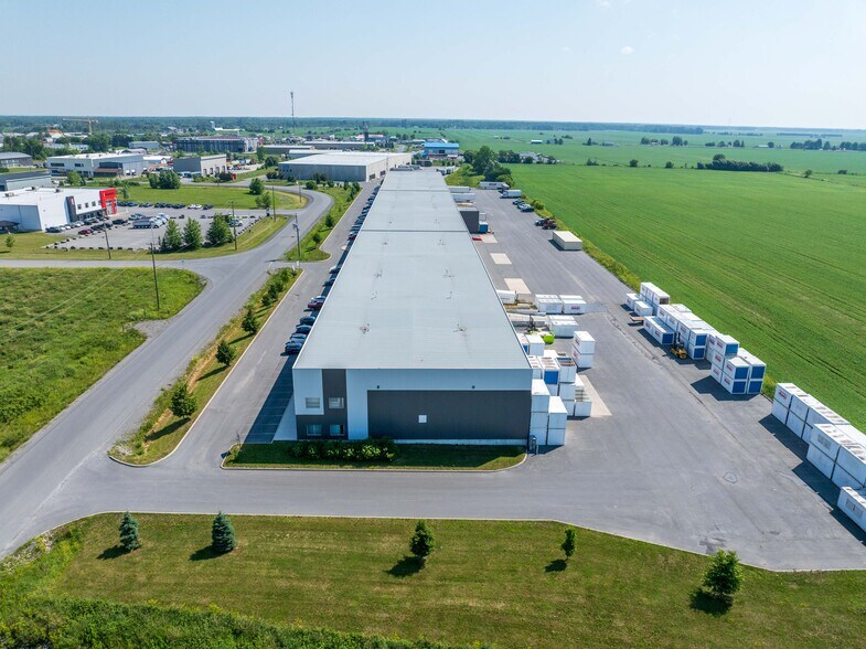 More Photos Of 379B Corduroy Rd, Ottawa Warehouse For Lease